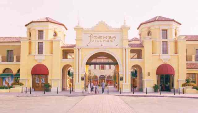 Shopping al Fidenza Village con Autonoleggio con autista